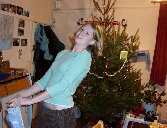 I don't know what Chelsea's doing, but look at her Christmas tree!