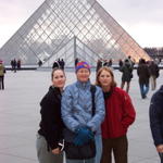But we had to be content with pictures in the patio because the Louvre was closing for the day.