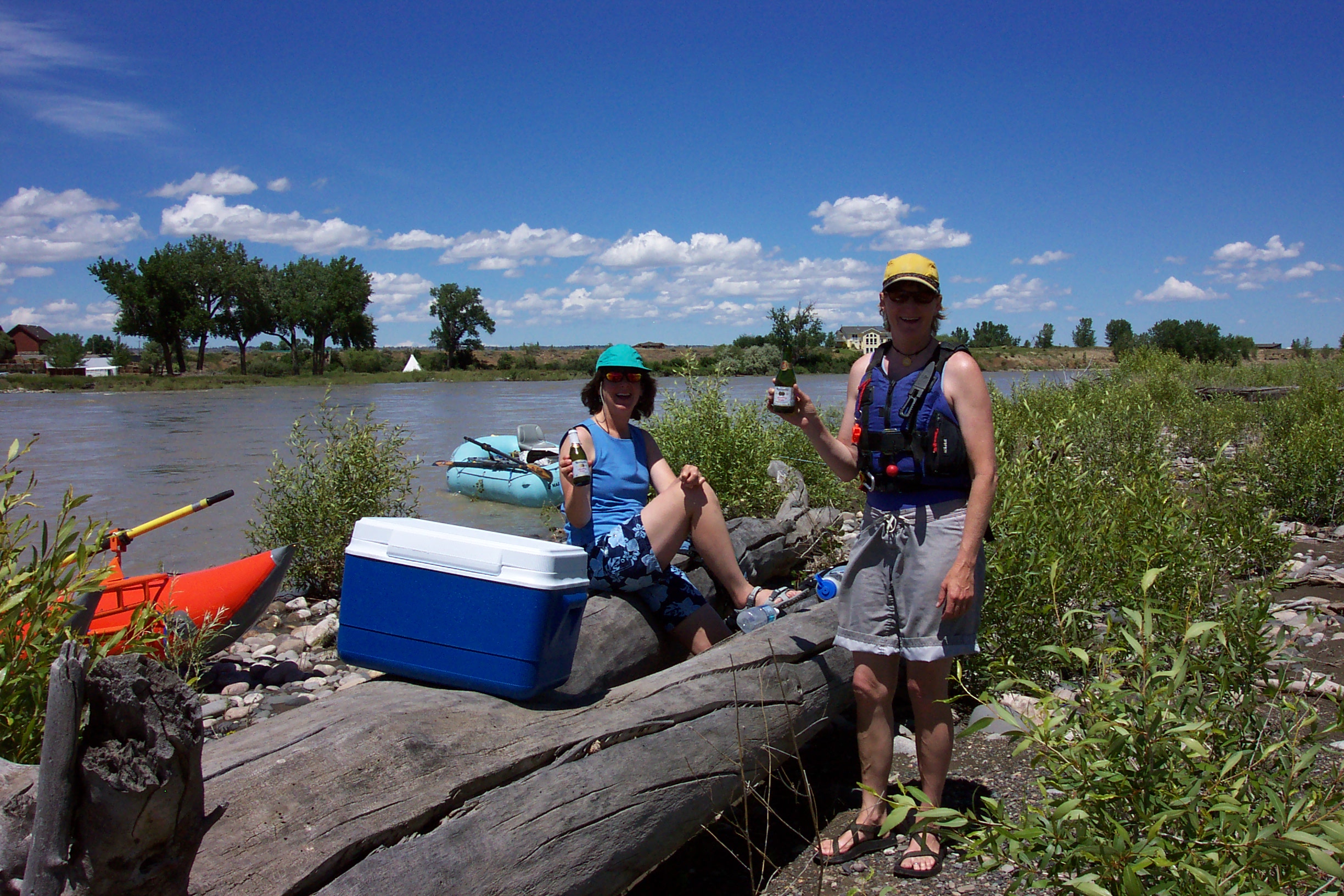 We stopped for lunch on an island with lots of pretty rocks.  LW and Sue are making a commercial for Martinellis.