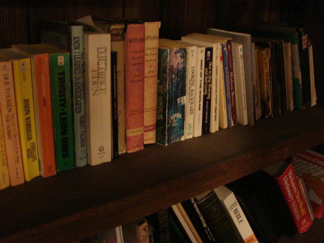 Books, mostly English classics.
