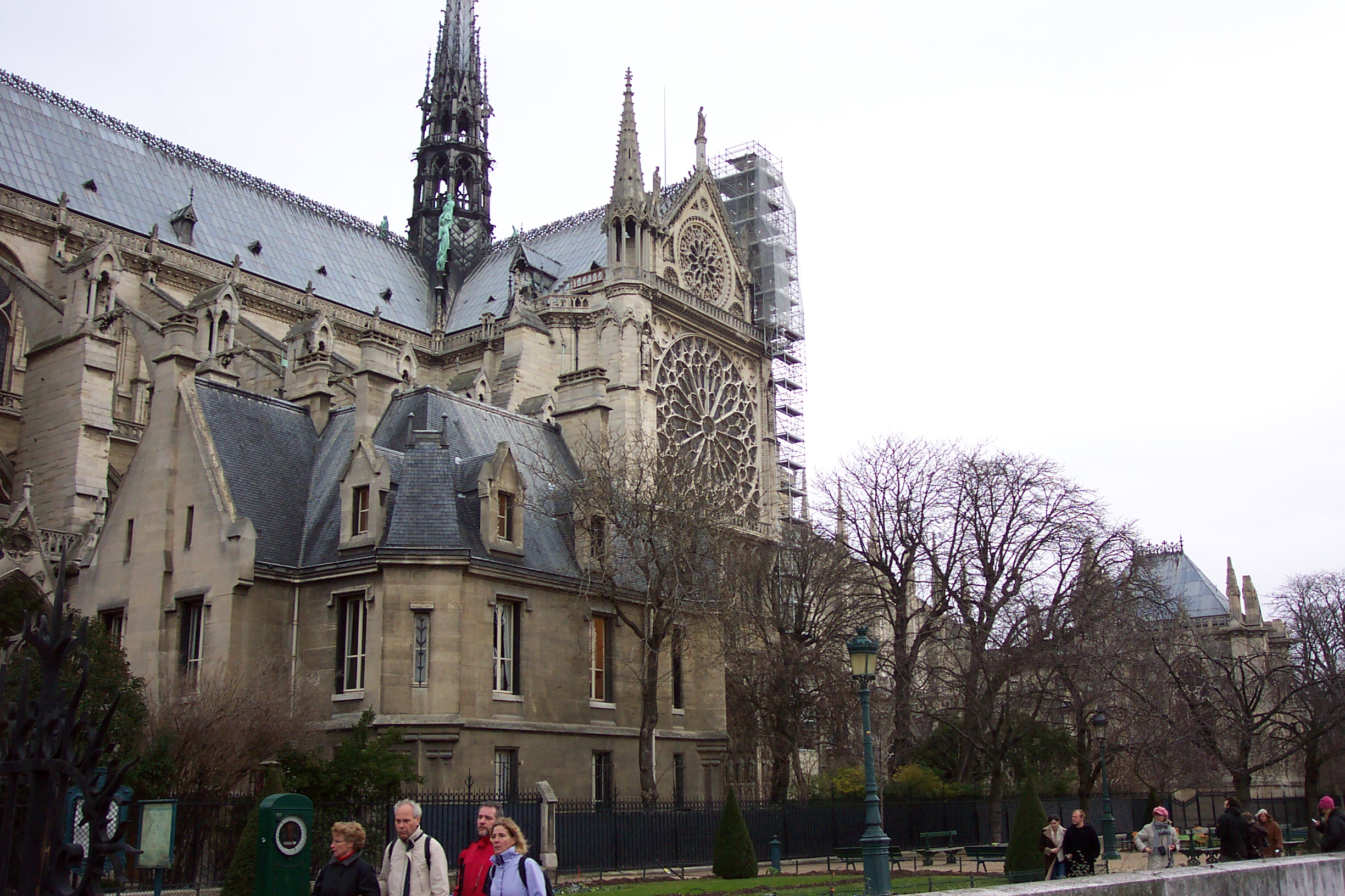 If you only have one evening in Paris, you have to be content to see things quickly.